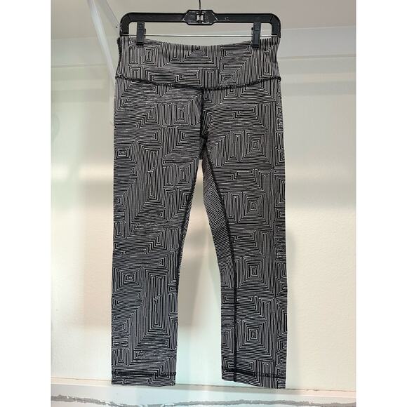 Lululemon Wunder Under Crop Leggings III‎ Maze Jacquard White Black Size 6 - Picture 1 of 5